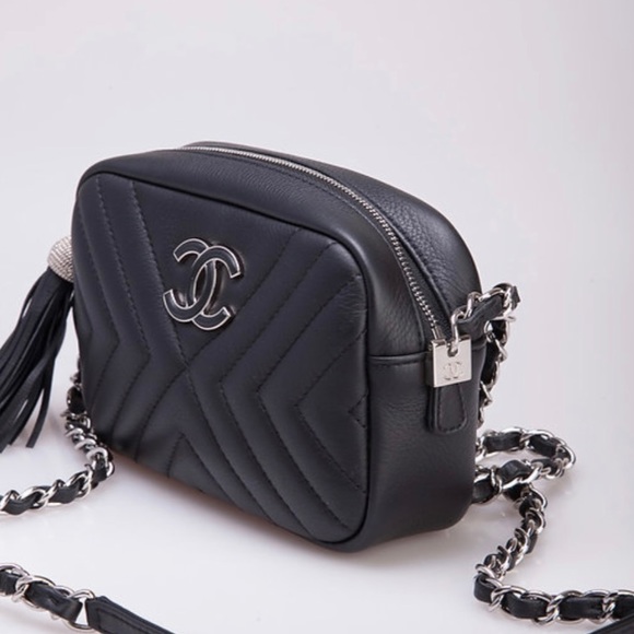 CHANEL CAMERA BAG LIKE NEW - Picture 3 of 11